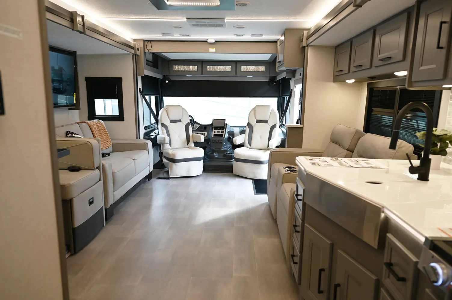 Encore 355DS Floorplan - Coachmen RV