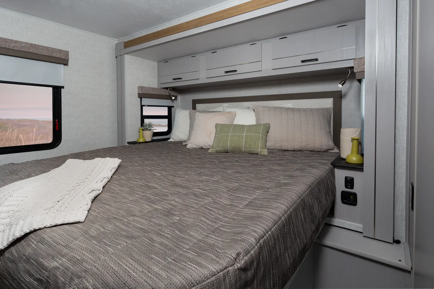 Entourage 330DS - Coachmen RV