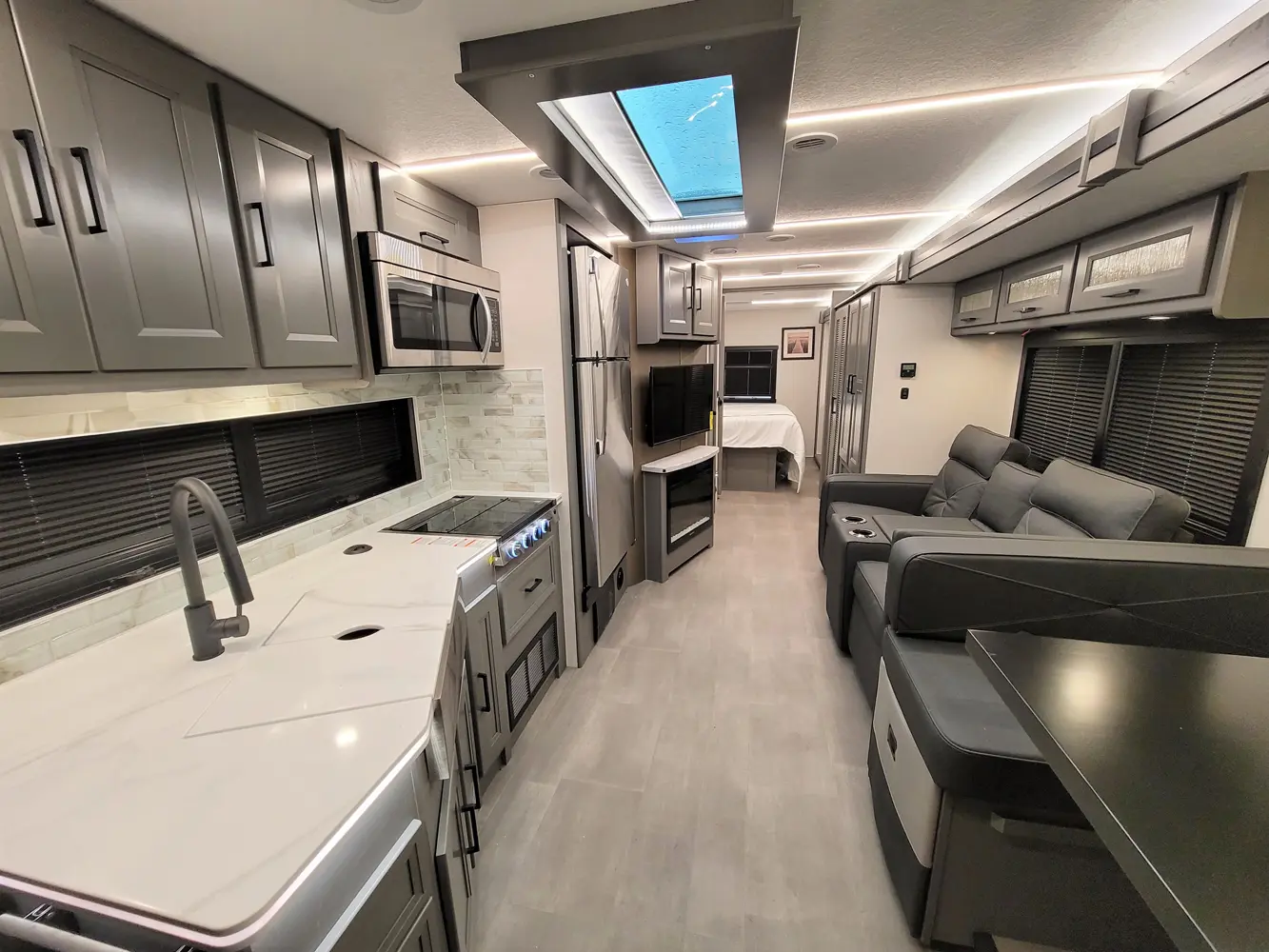 Encore 325SS - Coachmen RV