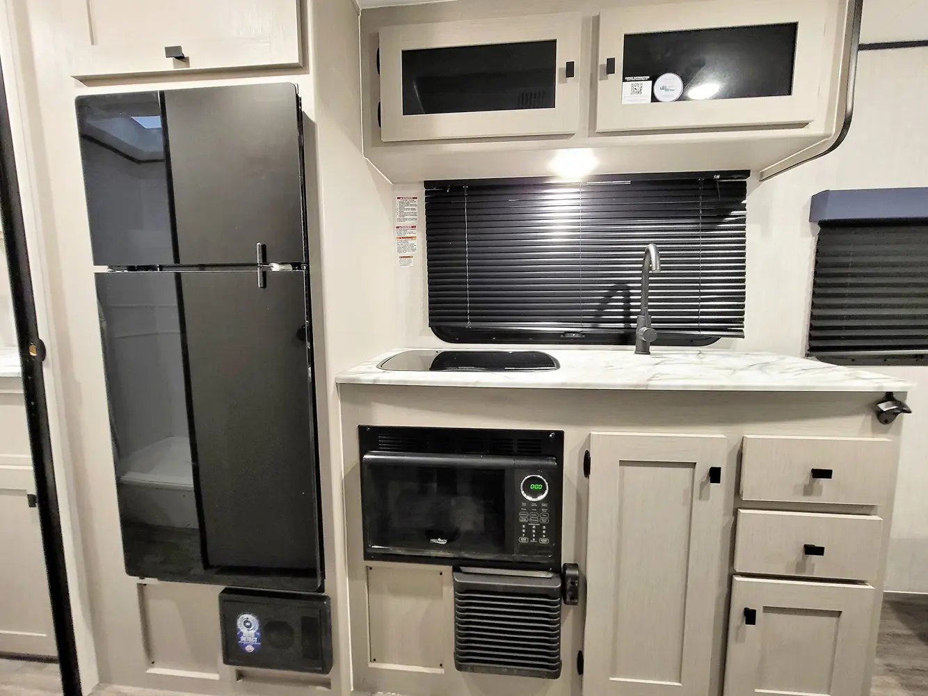 Remote 17R - Coachmen RV