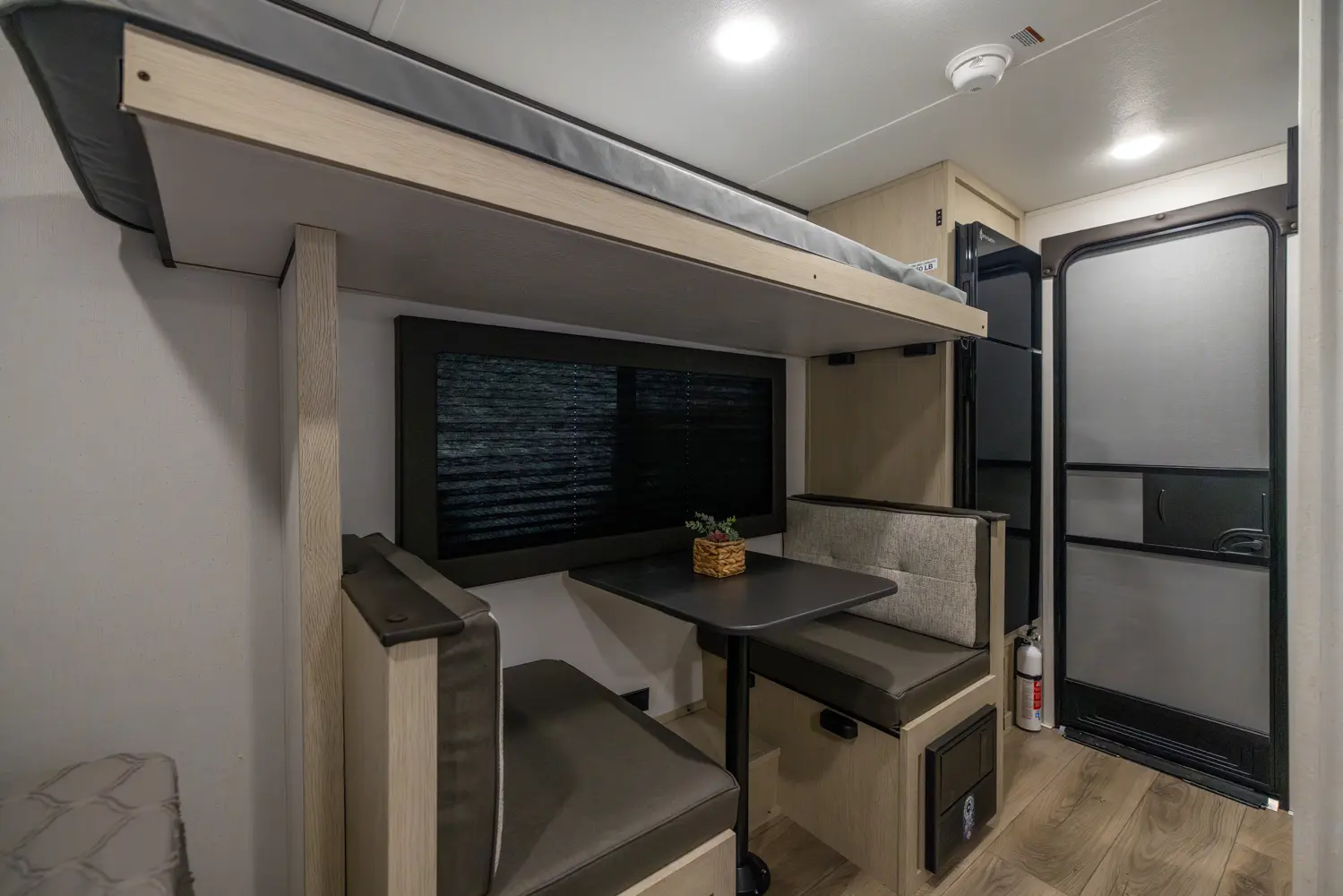 2026 Shasta I-5 Edition & Compact 16BH Floorplan - Coachmen RV