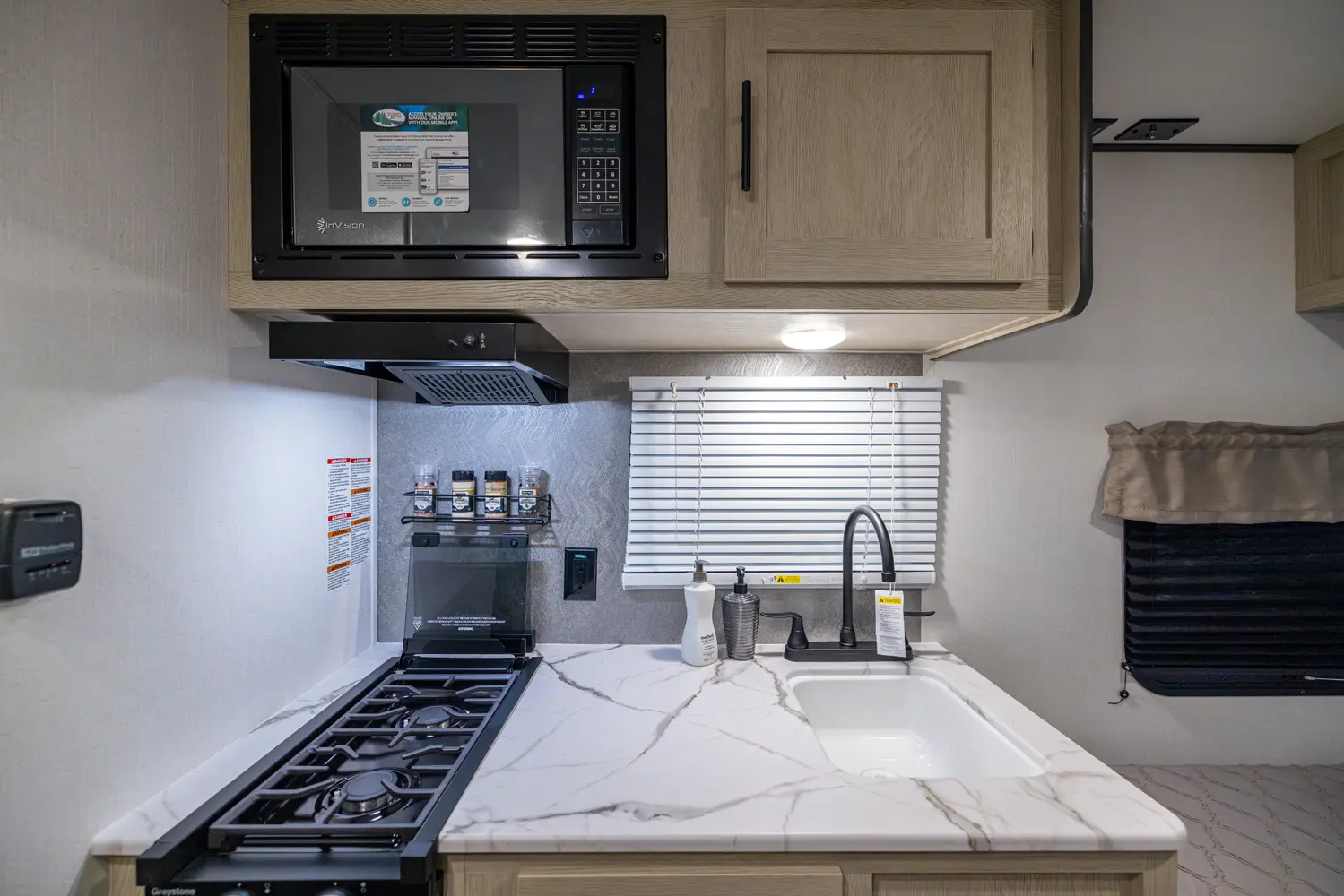 2026 Shasta I-5 Edition & Compact 16BH Floorplan - Coachmen RV