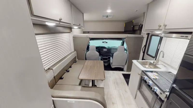 21QSS Chevy 3500 Floorplan Main Room