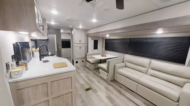 40BHTSDEN Floorplan Main Room