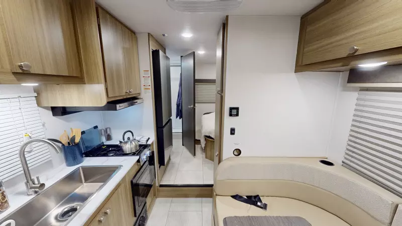 Freelander Main Room